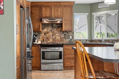 Breakfast Nook Photo of 34870 Cassiar Court, Abbotsford, BC