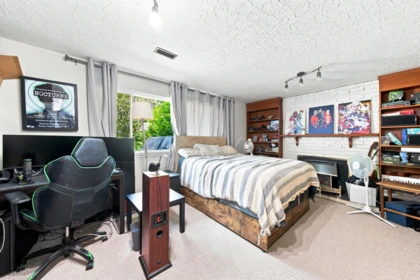Laundry Room Photo of 1033 Clements Avenue, North Vancouver, BC