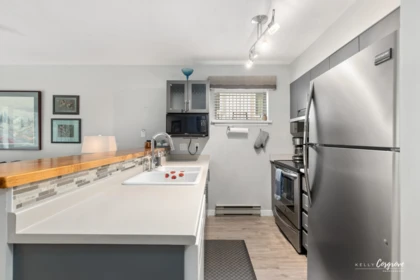 Kitchen Photo of 801 3050 Hillcrest Drive, Whistler, BC