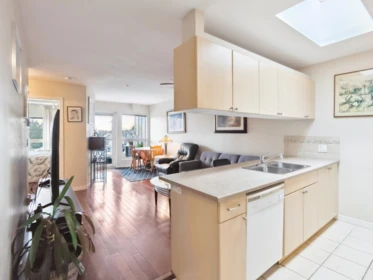 416 2891 E Hastings Street, Vancouver, BC, Vancouver — Apartment/Condo for sale