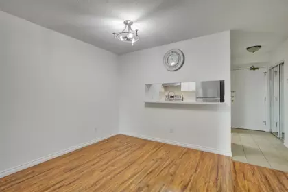Kitchen Island Photo of 507 9830 Whalley Boulevard, Surrey, BC