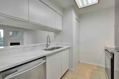 Walk-In Closet Photo of 507 9830 Whalley Boulevard, Surrey, BC