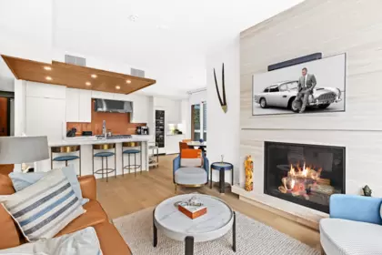 Kitchen Photo of 706 6707 Nelson Avenue, West Vancouver, BC