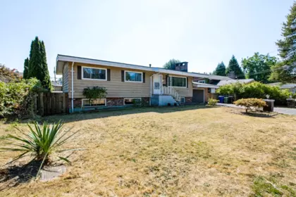 45596 Lewis Avenue, Chilliwack, BC, Chilliwack — Single Family Residence for sale