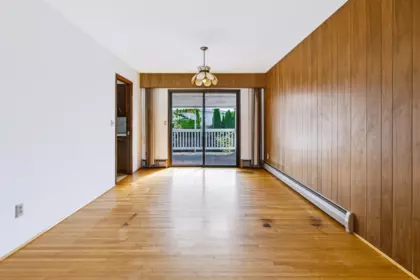 Kitchen Island Photo of 45596 Lewis Avenue, Chilliwack, BC