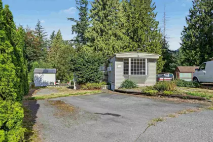 Living Room Photo of 5 2216 Lougheed Highway, Agassiz, BC