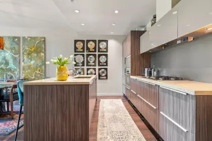 Kitchen Island Photo of 306 1616 Columbia Street, Vancouver, BC