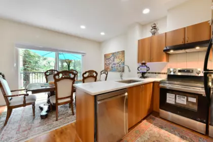 Kitchen Photo of 10 6366 126 Street, Surrey, BC