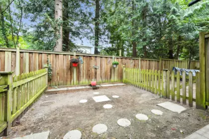 Mudroom Photo of 10 6366 126 Street, Surrey, BC