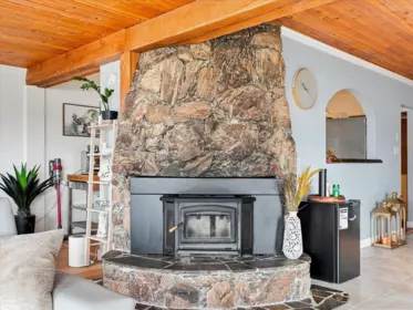 Living Room Photo of 325 Bayview Place, Lions Bay, BC