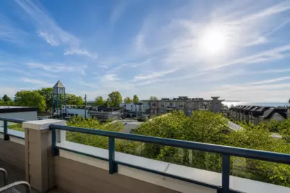 Fitness Center Photo Near 7 15161 Prospect Avenue, White Rock, BC
