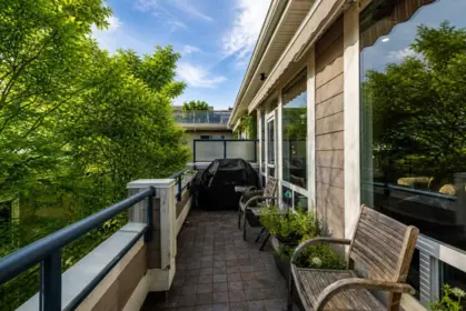 Garage Interior Photo of 7 15161 Prospect Avenue, White Rock, BC