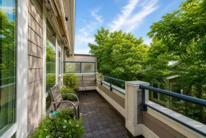 Staircase Photo of 7 15161 Prospect Avenue, White Rock, BC