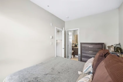 Guest Bathroom Photo of 317 13768 108 Avenue, Surrey, BC