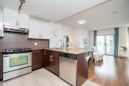 Dining Area Photo of 1407 14 Begbie Street, New Westminster, BC