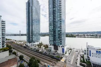 Hot Tub / Spa Photo of 1407 14 Begbie Street, New Westminster, BC