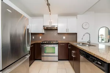 Kitchen Photo of 1407 14 Begbie Street, New Westminster, BC