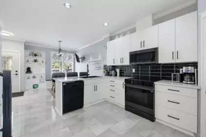 Kitchen Photo of 15 6577 Southdowne Place, Chilliwack, BC