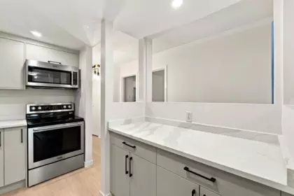 Kitchen Island Photo of 102 1322 Martin Street, White Rock, BC