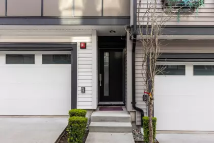 Entry Foyer Photo of 23 8161 201 Street, Langley, BC