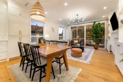 Breakfast Nook Photo of 201 Osborne Avenue, New Westminster, BC