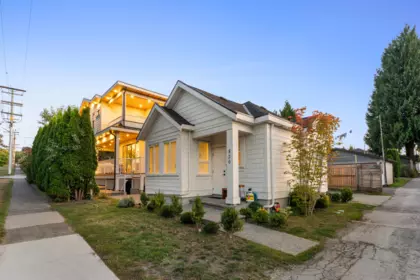 Front Yard Photo of 201 Osborne Avenue, New Westminster, BC