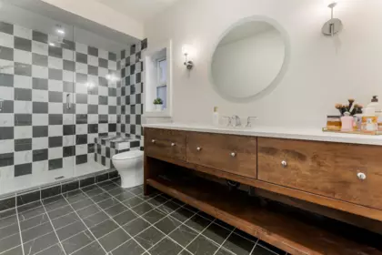 Laundry Room Photo of 201 Osborne Avenue, New Westminster, BC