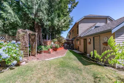 Laundry Room Photo of 11837 Woodlynn Court, Delta, BC