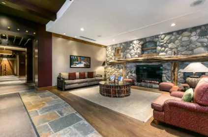 Entry Foyer Photo of 331B 2036 London Lane, Whistler, BC