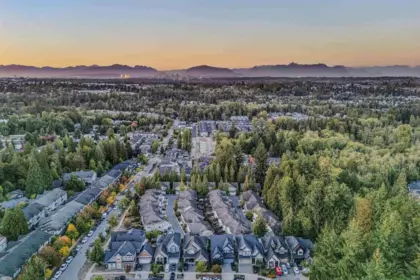 Swimming Pool Photo of 44 6110 138th Street, Surrey, BC