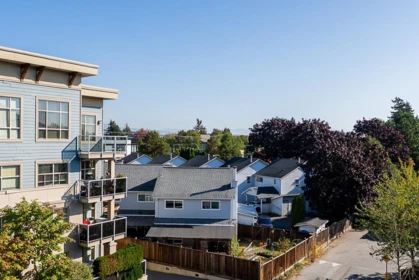 Outdoor Patio Photo of 407 19939 55a Avenue, Langley, BC
