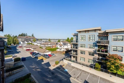 Staircase Photo of 407 19939 55a Avenue, Langley, BC