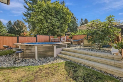 Garden / Landscaping Photo of 19420 117 Avenue, Pitt Meadows, BC