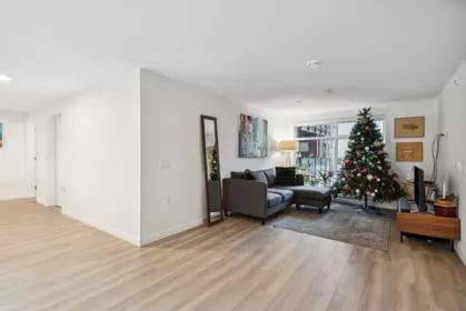 Dining Area Photo of 207 232 Sixth Street, New Westminster, BC