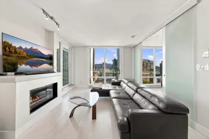 2404 565 Smithe Street, Vancouver, BC, Vancouver — Apartment/Condo for sale