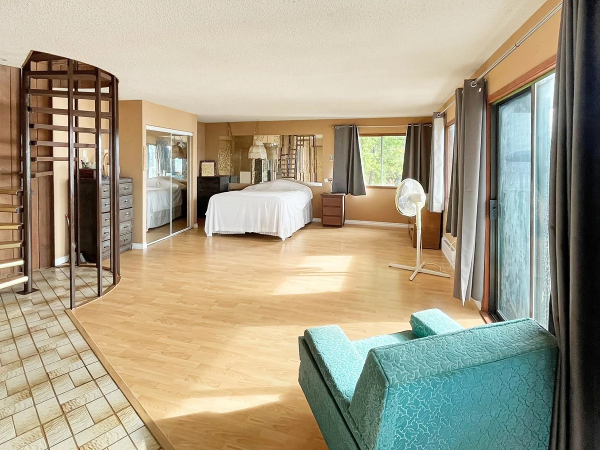 Walk-In Closet Photo of 315 Deacon Lane, Galiano Island, BC