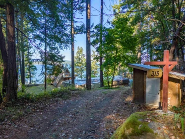 Mudroom Photo of 315 Deacon Lane, Galiano Island, BC