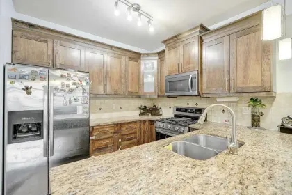 13967 64 Avenue, Surrey, BC, Surrey — Half Duplex for sale