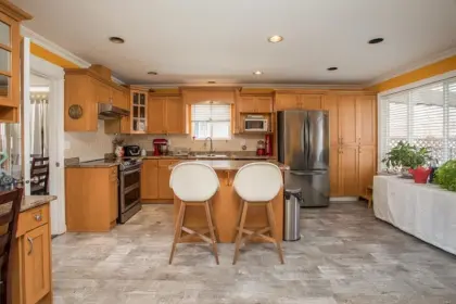 33065 Egglestone Avenue, Mission, BC, Mission — Single Family Residence for sale