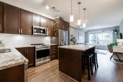110 6490 194 Street, Surrey, BC, Surrey — Apartment/Condo for sale