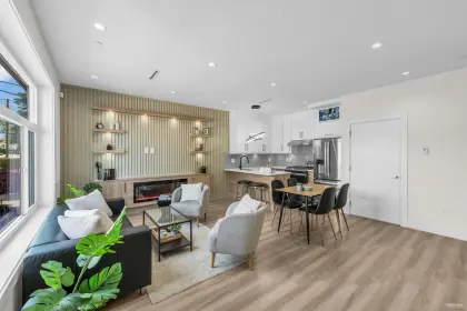 1 762 East 60th Avenue, Vancouver, BC, Vancouver — Half Duplex for sale