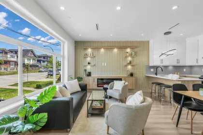1 762 East 60th Avenue, Vancouver, BC, Vancouver — Half Duplex for sale