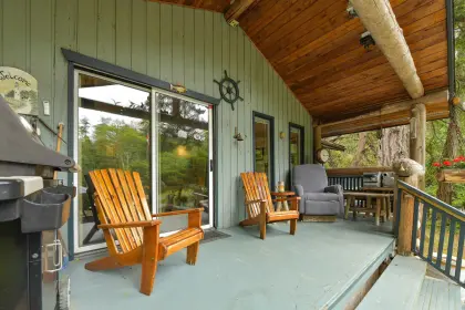195 Cherry Tree Lane, Mayne Island, BC, Mayne island — Single Family Residence for sale
