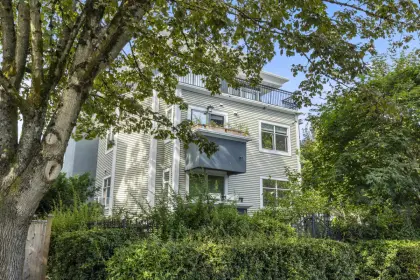 202 29 Templeton Drive, Vancouver, BC, Vancouver — Apartment/Condo for sale
