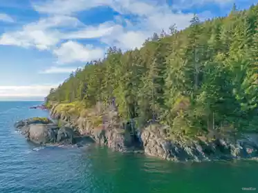 Breakfast Nook Photo of 381 Waterfront, Bowen Island, BC