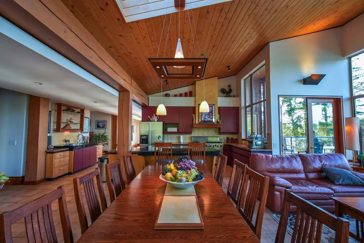 Basement Recreation Room Photo of 4355 Blind Bay Shoreline, Nelson Island, BC