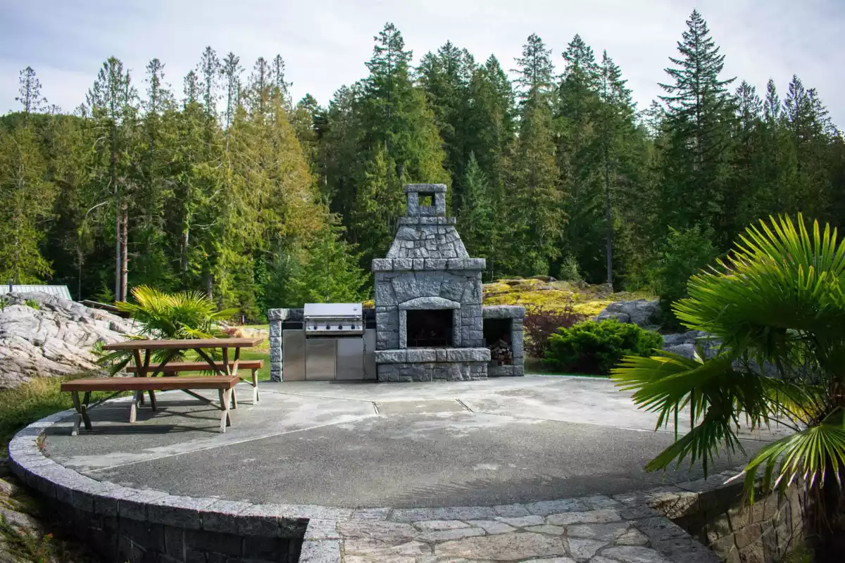 Bedroom 3 Photo of 4355 Blind Bay Shoreline, Nelson Island, BC