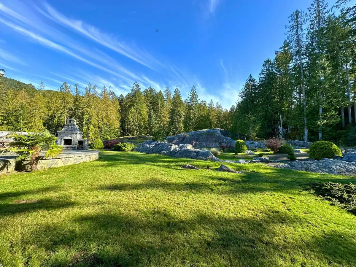 Bedroom 4 Photo of 4355 Blind Bay Shoreline, Nelson Island, BC