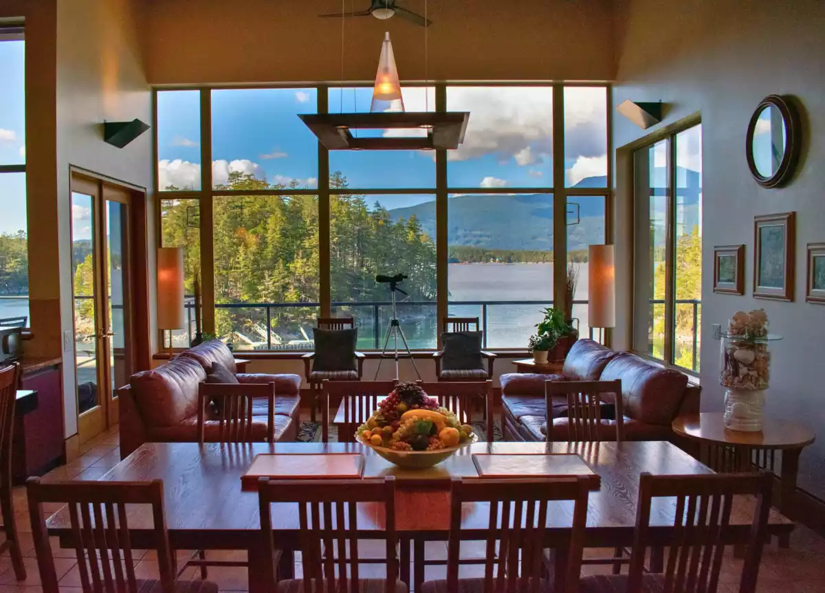 Entry Foyer Photo of 4355 Blind Bay Shoreline, Nelson Island, BC
