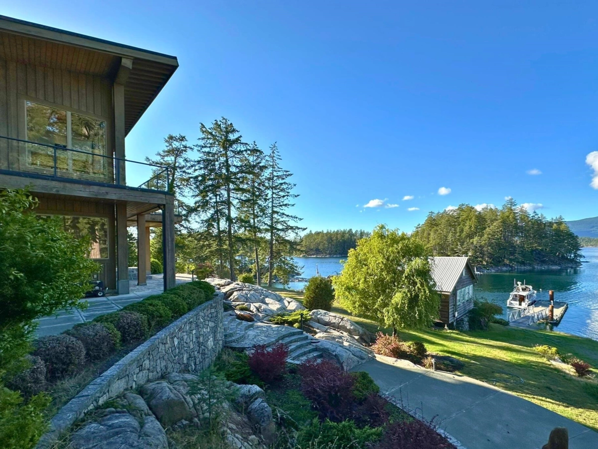 Hot Tub / Spa Photo of 4355 Blind Bay Shoreline, Nelson Island, BC